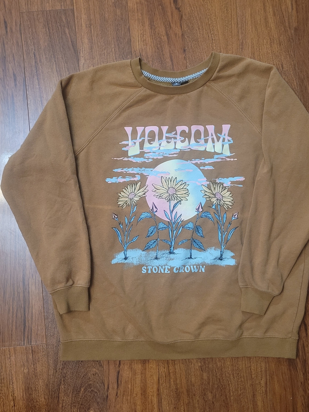 Volcom Womens Brown Fleece Graphic Print Crewneck sweatshirt M stone grown